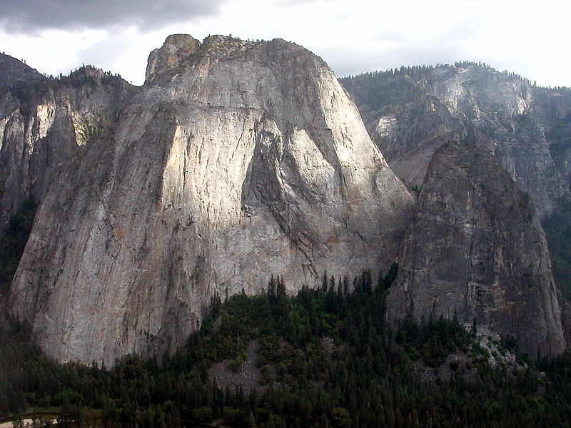 Middle-Cathedral-from-El-Cap