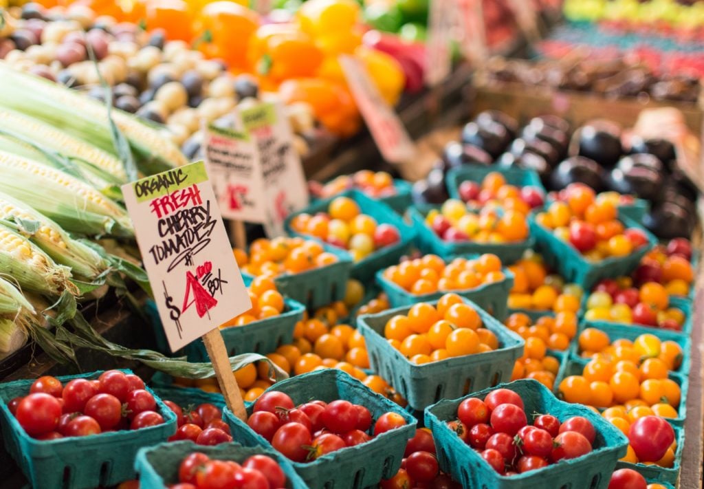 tomatoes and superfoods at farmers market